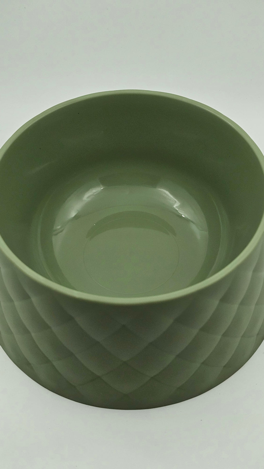 Elegant Deep Round Bowl – Quilted Design
