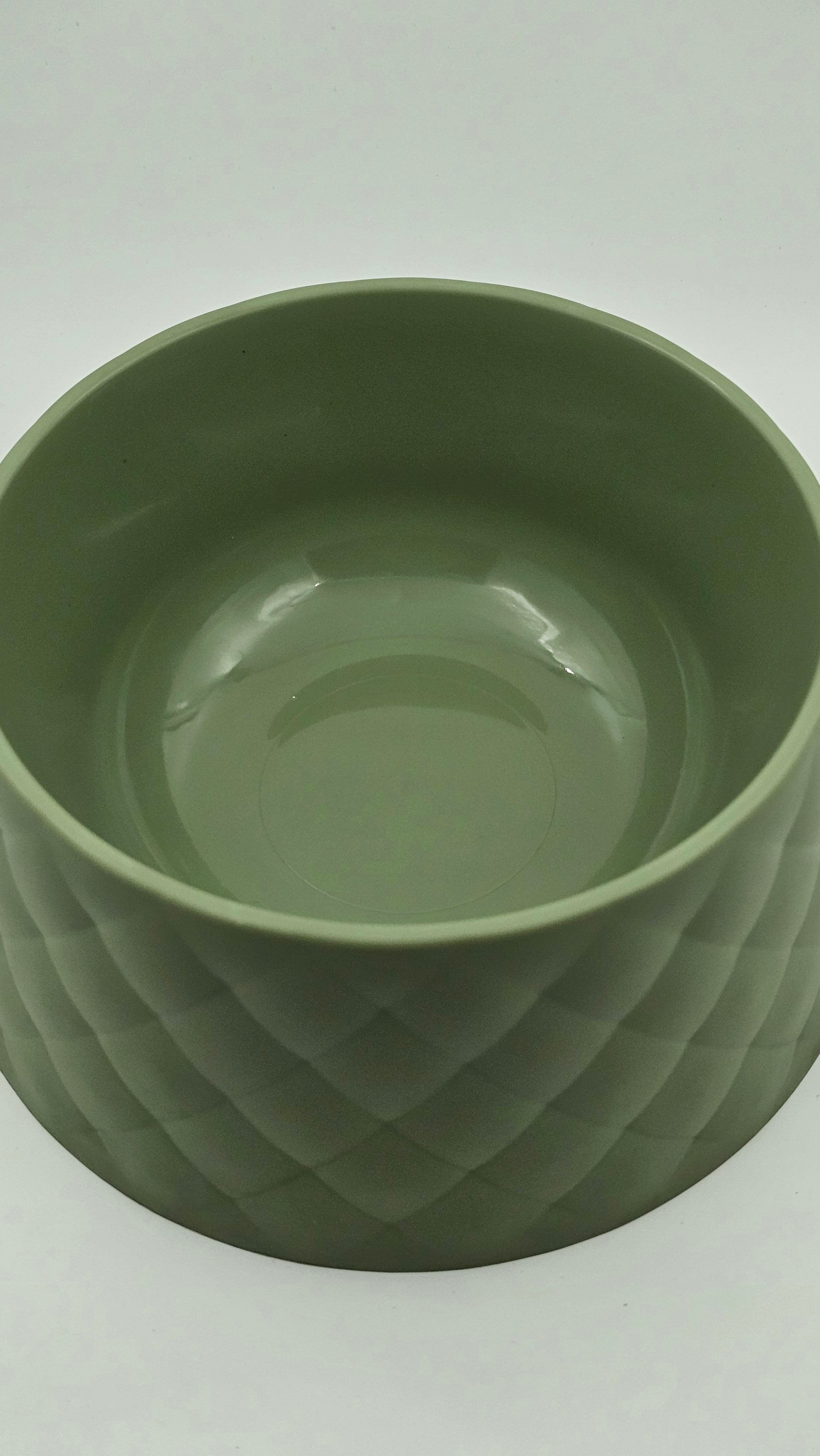 Elegant Deep Round Bowl – Quilted Design
